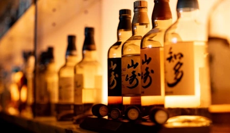 Lounge & Bar